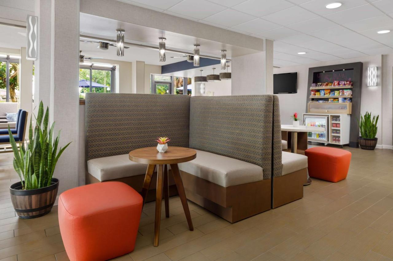 Hampton Inn Ft. Lauderdale-Cypress Creek Fort Lauderdale Exterior foto