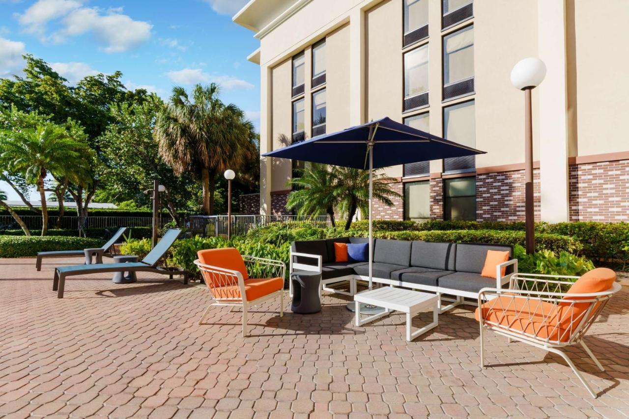 Hampton Inn Ft. Lauderdale-Cypress Creek Fort Lauderdale Exterior foto